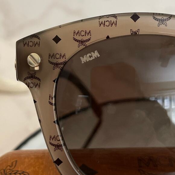 MCM Visetos Monogram Square Sunglasses with Cognac Hard Case NWOT - Picture 3 of 9
